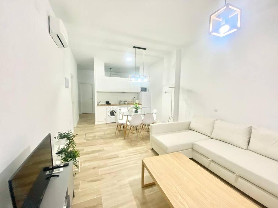 Puente Praga Aparment Lejlighed Madrid Eksteriør billede
