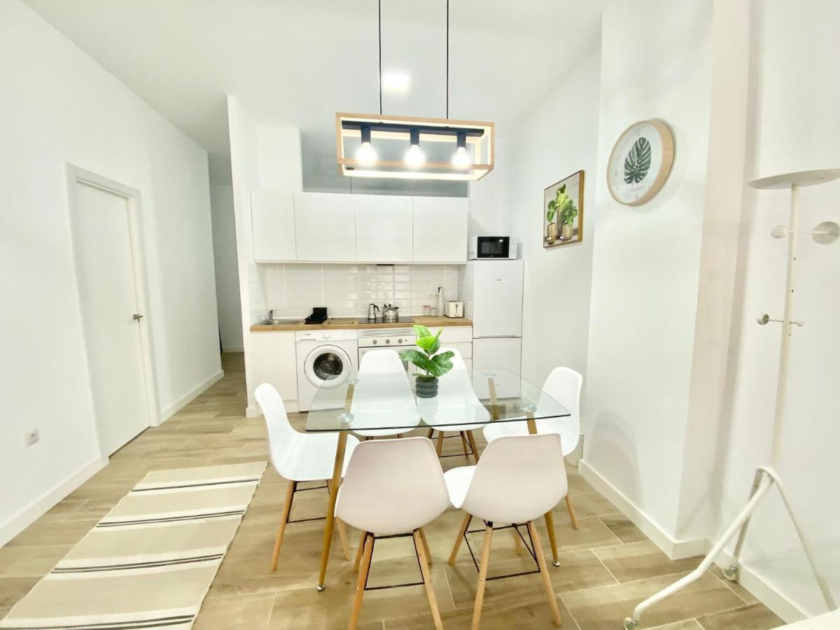 Puente Praga Aparment Lejlighed Madrid Eksteriør billede