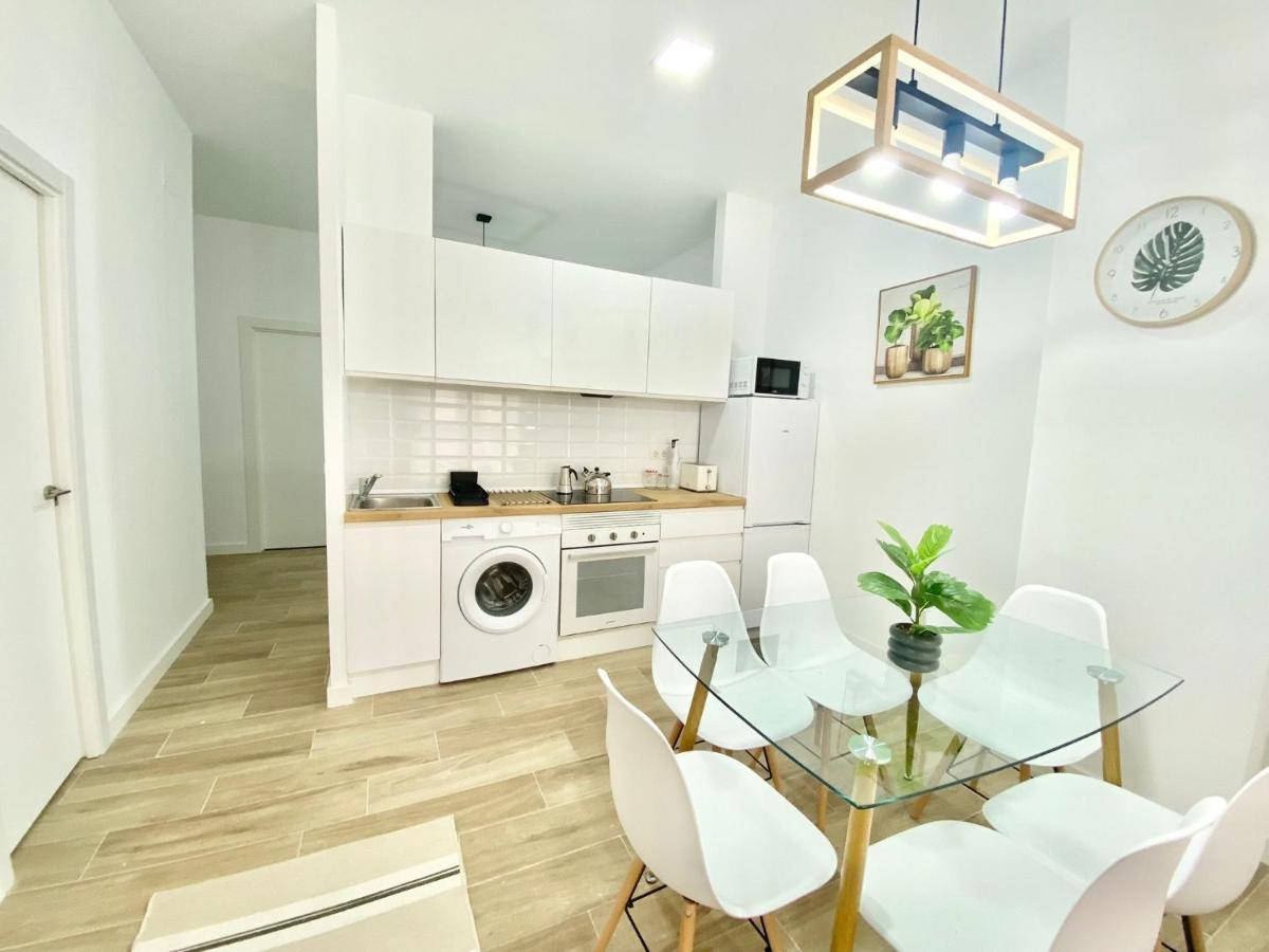 Puente Praga Aparment Lejlighed Madrid Eksteriør billede