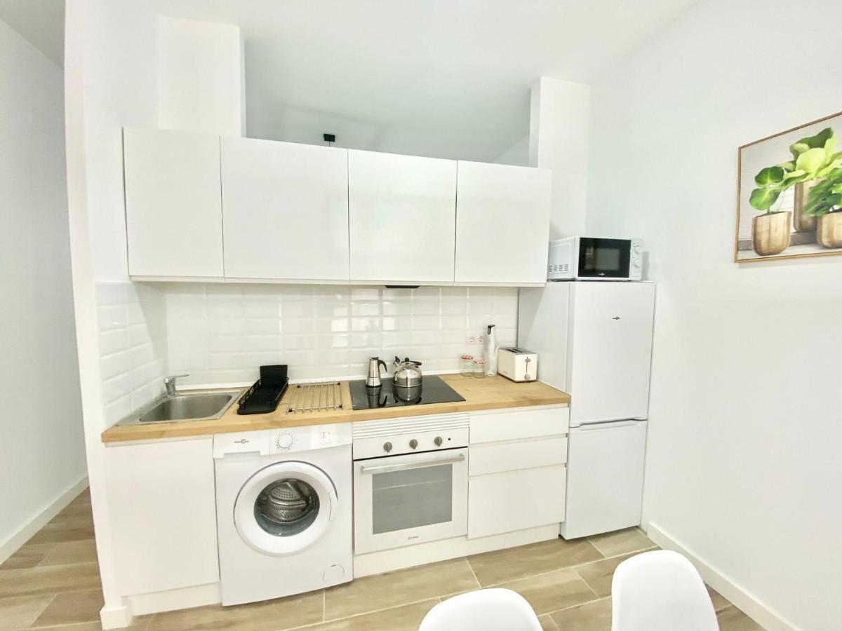 Puente Praga Aparment Lejlighed Madrid Eksteriør billede